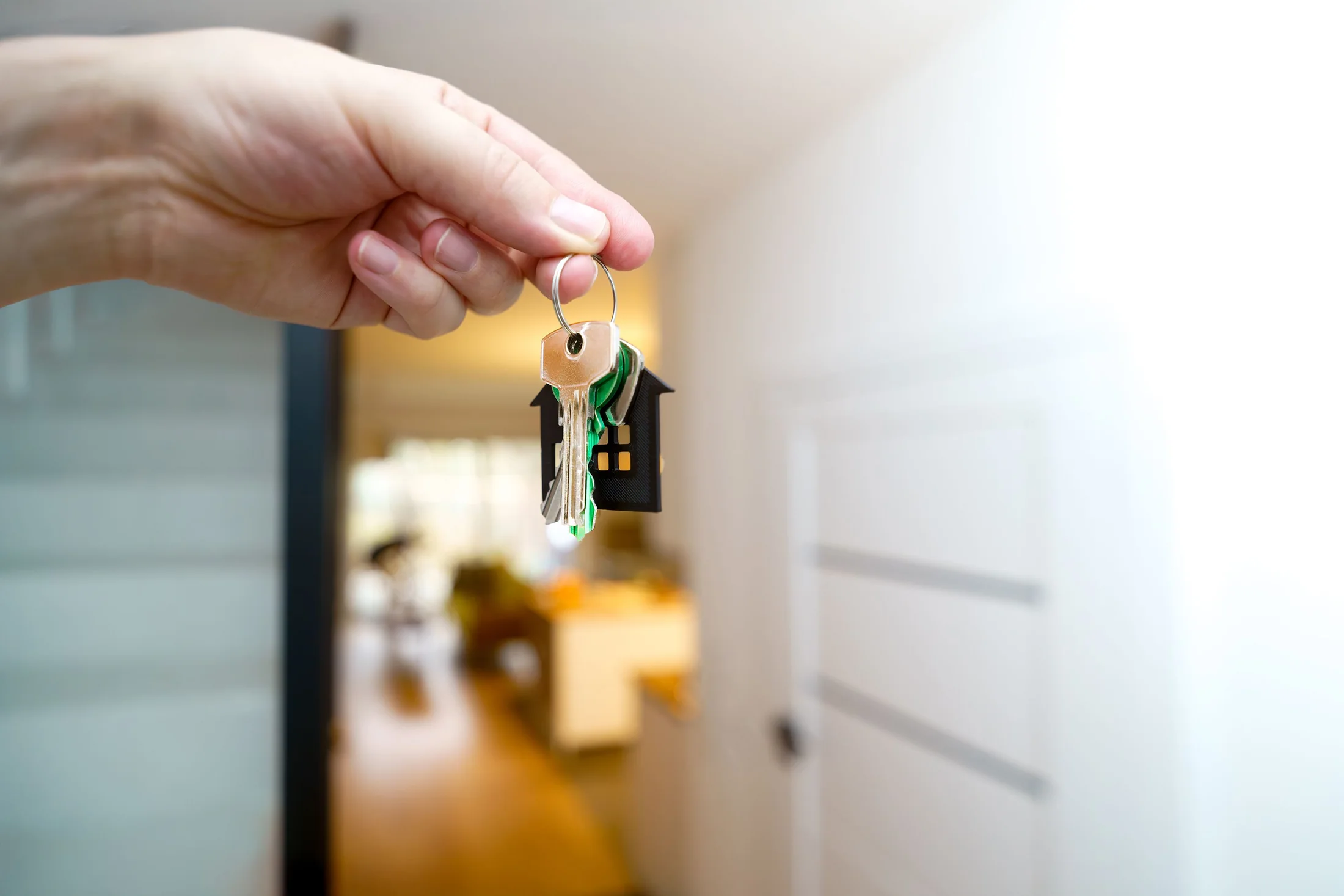 Wohnungsschlüssel in einer neuen Wohnung